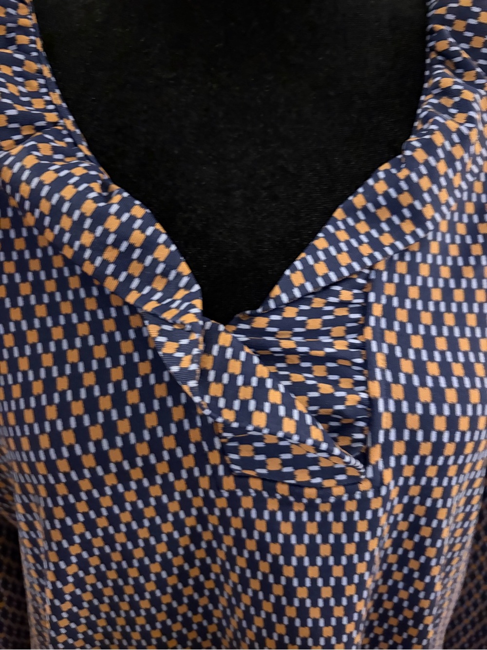 J. McLaughlin Durham ruffled top geometric navy brown Catalina cloth women’s XL - Picture 9 of 9